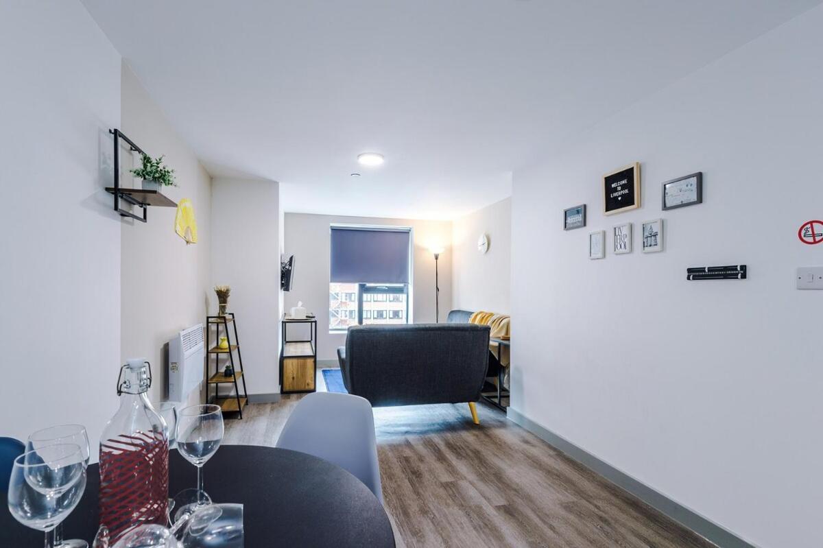 Cosy In Liverpool, Pool Table, Sleeps 3, Smart Tvs *