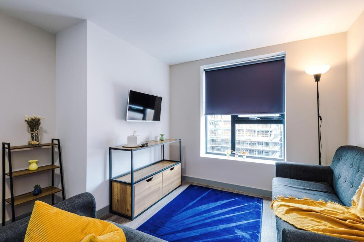 Apartment Cosy In Liverpool, Pool Table, Sleeps 3, Smart Tvs